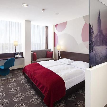 Webers - Das Hotel Im Ruhrturm Essen Bilik gambar