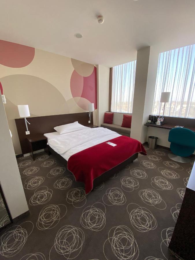 Webers - Das Hotel Im Ruhrturm Essen Luaran gambar
