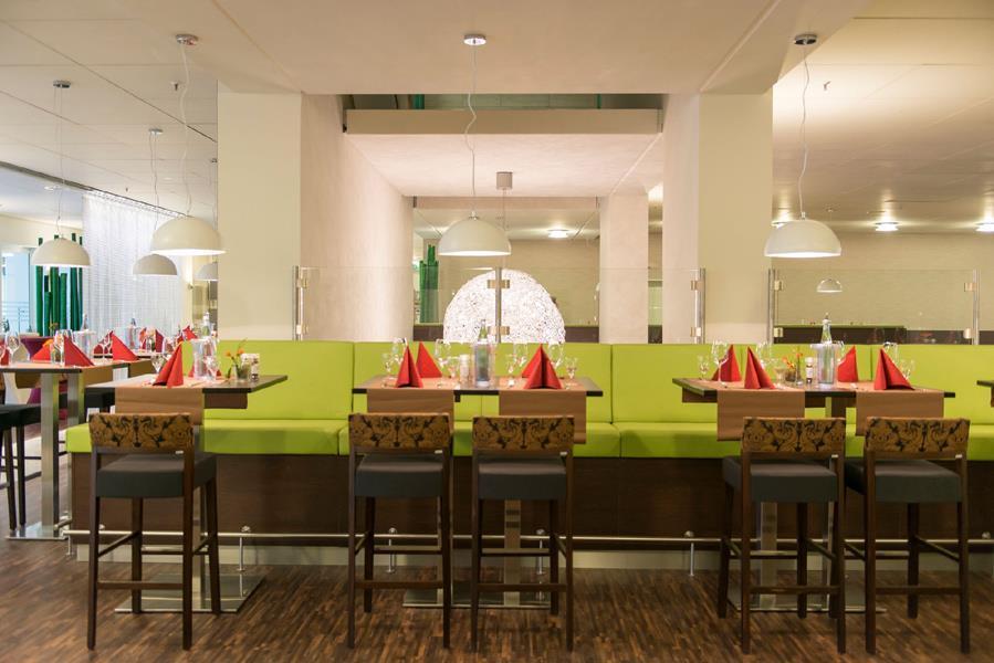 Webers - Das Hotel Im Ruhrturm Essen Restoran gambar